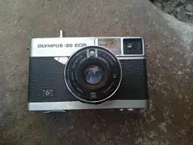 Kamera analog OLYMPUS 35 ECR