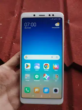 Xiaomi Redmi Note 5 4/64 Ex Garansi Resmi TAM