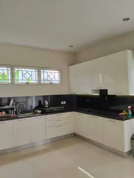 Disewakan Rumah 3 Lantai Cluster Argenia River View