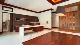 Dijual Rumah Mewah Terawat 2 Lantai di Sayap Dago