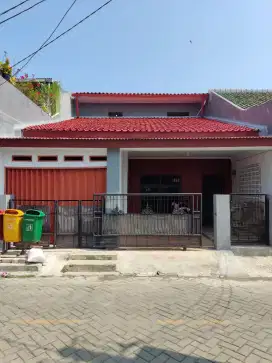 Disewakan 1 rumah 2 lantai