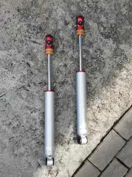 Shock Profender Queen Series Hilux Dmax Ranger (Rear)