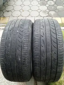 Ban mobil ukuran 215/55 R17