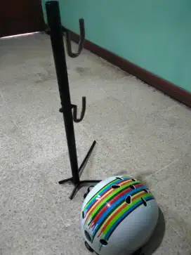 Standing bike plus Helm bagus