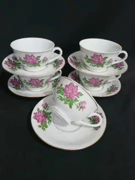 Cangkir Jadul Motif Mawar