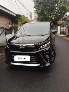 Toyota voxy 2018
