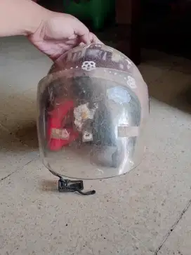 Helm Anak Bekas