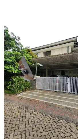 Dijual rumah 12x20 di San Antonio 2 lantai soap huni