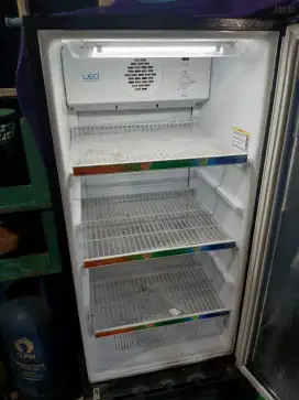 Showcase cooler sanken