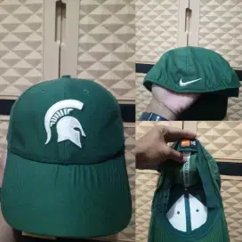 Topi nike michigan state gladiator build up