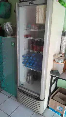 Showcase Gea pendingin minuman
