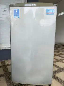 Freezer Bekas Bukaan Depan  Sanyo Aqua