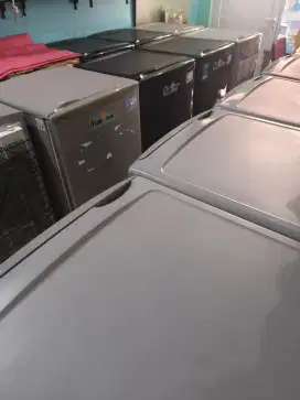 Freezer Bekas Bukaan Depan  Sanyo Aqua
