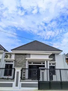 RUMAH MEWAH STRATEGIS DI KOTA BREBES ANTI BANJIR DAN SIAP HUNI