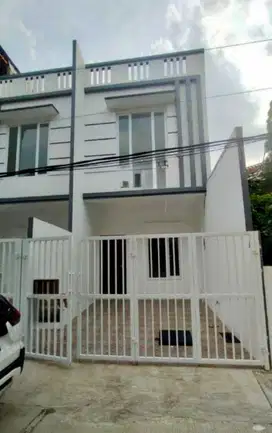 DIJUAL Rumah Brand New di Komp. Walikota Kelapa Gading!