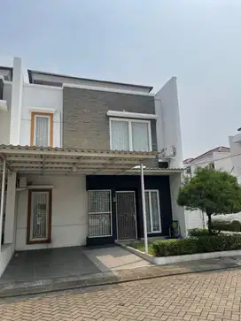 Rumah Hoek 2 Lantai Furnished Cluster Royal Living Sepatan