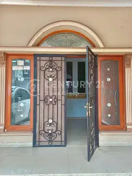 Disewakan Murah Rumah Tanjung Duren 3 Lantai Grogol Petamburan Jakarta