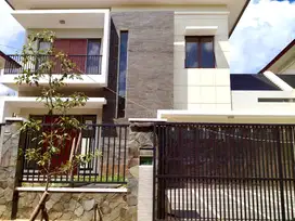 Disewakan Rumah Heliconia Extention, kota harapan indah Bekasi.
