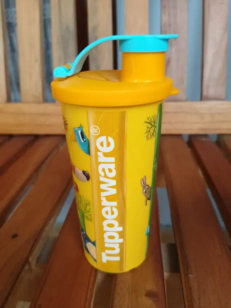 TEMPAT MINUM TUPPERWARE