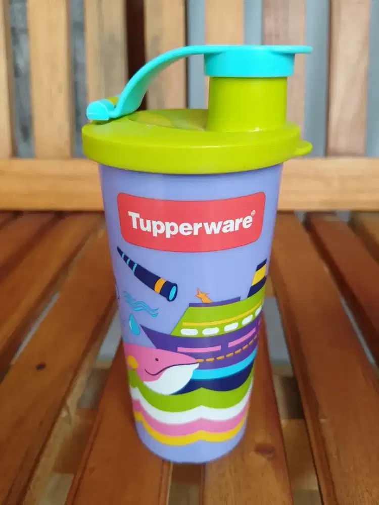 TEMPAT MINUM TUPPERWARE