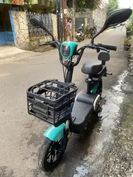 Jual Sepeda Listrik Genio siap pakai.
