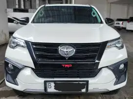 Toyota Fortuner 2.4 TRD AT ( Matic Diesel ) 2018 Putih Mulus Km 74rban