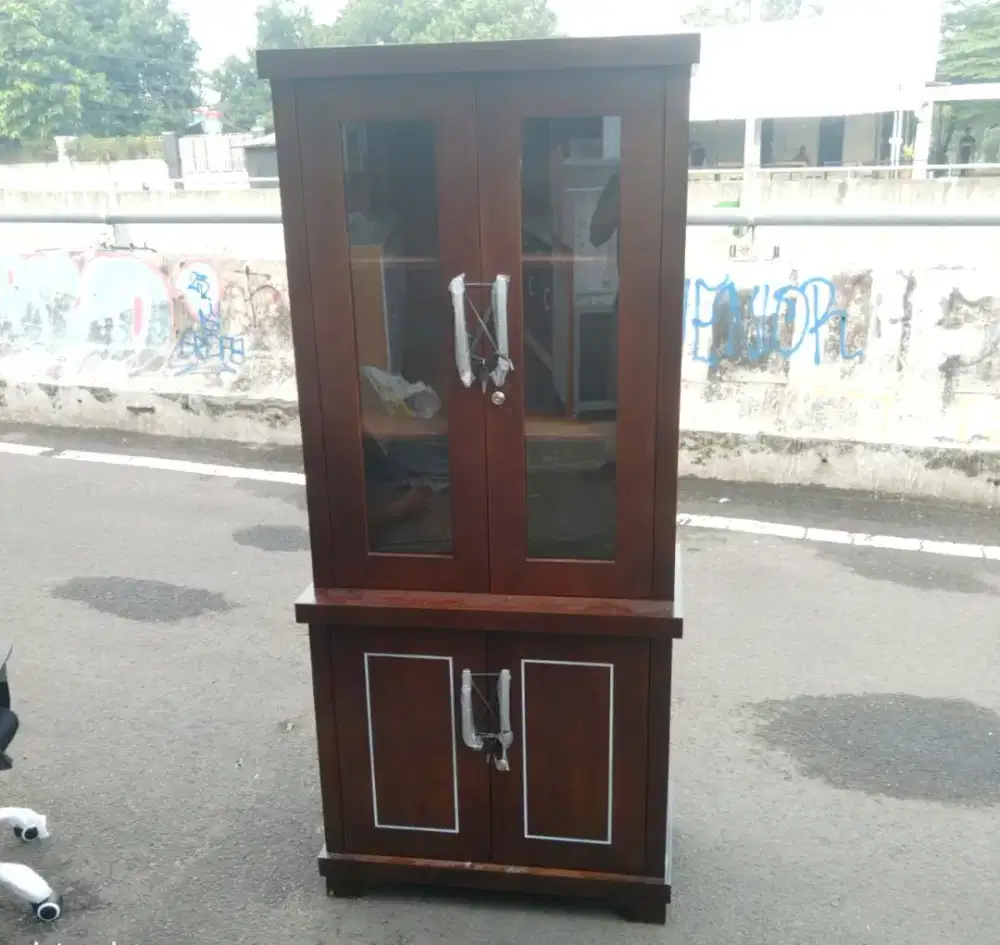 Lemari buku serbaguna 2 pintu