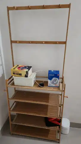 Rak Lemari Kosmetik Minimalis