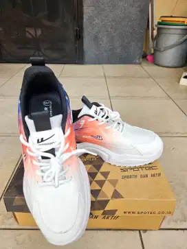 Sepatu Pria merek Warrior asli ukuran 41cm