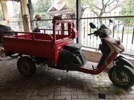 Viar karya bit 2018,plat L, lengkap BPKB, STNK, faktur, pajak telat.