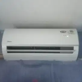 Jual AC MIDEA ½ PK MULUSSSS