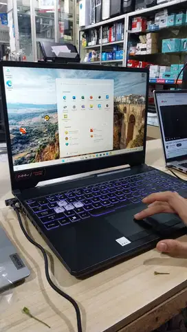 Cicilan Laptop Gaming cuma e ktp aja guys