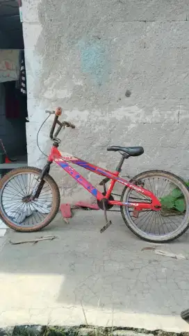 Sepeda anak dijual cepat