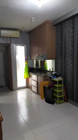 Disewakan apartemen gunawangsa tidar 2br