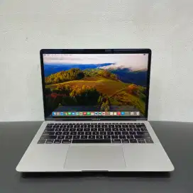 Macbook Air 13-inch 2018 Core i5 - 1.6GHz RAM 16GB SSD 256GB (SECOND)