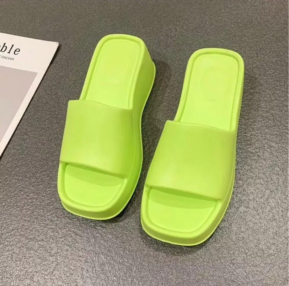 Sandal Slop Wanita Wedges Tebal 5 Cm Korean Style Rubber Warna Lime