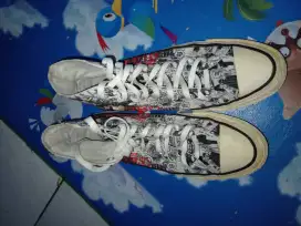 SEPATU BEKAS SEPERTI BARU