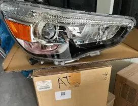 Lampu depan Mitsubishi Outlander