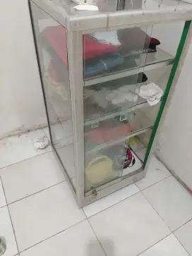 Dijual cepat etalase 3tingkat