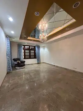 Rumah Komersil Cocok Untuk Cafe Resto Atau Klinik
