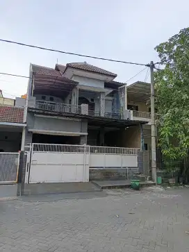 Rumah siap huni, dijual.