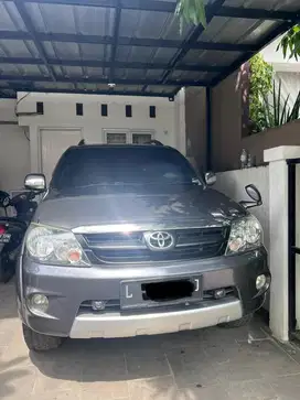 Fortuner 2.7 V 4x4 AT (2005)