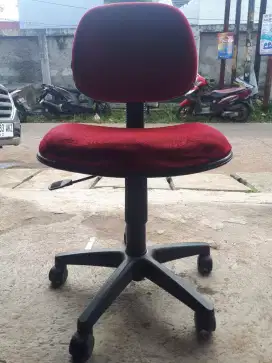 Kursi Kantor Preloved