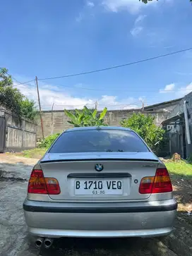 BMW 318i 2003 Bensin