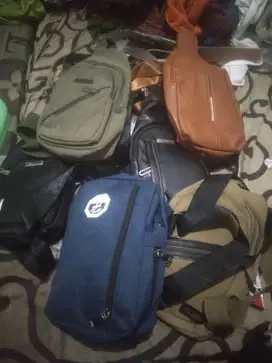 Tas selempang dan gesper pria