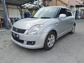 Suzuki Swift ST A/T 2010