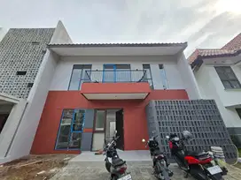DIJUAL CEPAT RUMAH 2 LANTAI DI ALAM SUTERA