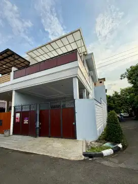 DIJUAL RUMAH POSISI HOOK SEMI FURNISH DI METLAND CAKUNG