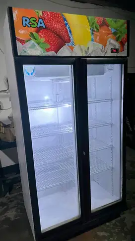 Showcase 2pintu