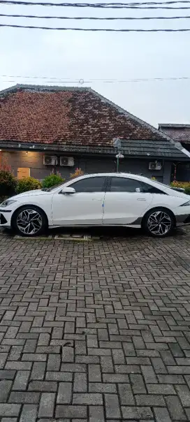 Di Hyundai Ioniq 6 Siganature Long Range Serenity White Pearl 2024